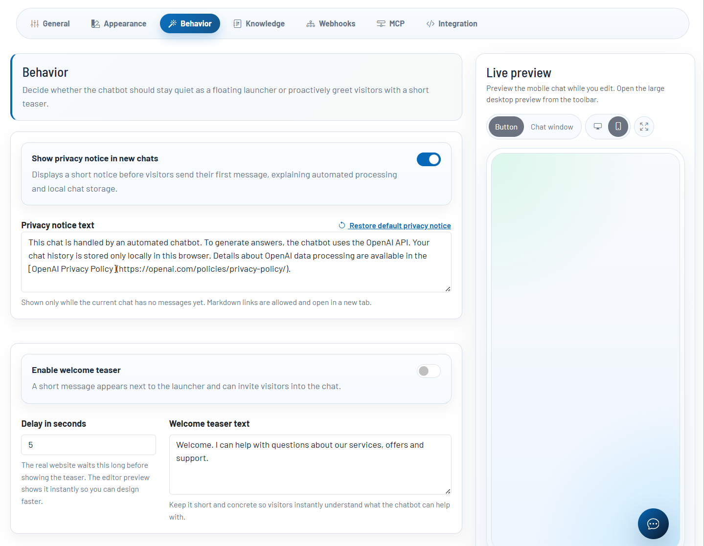 Screenshot: Verhalten-Tab mit Datenschutzhinweis, Welcome-Teaser und Conversation Startern
